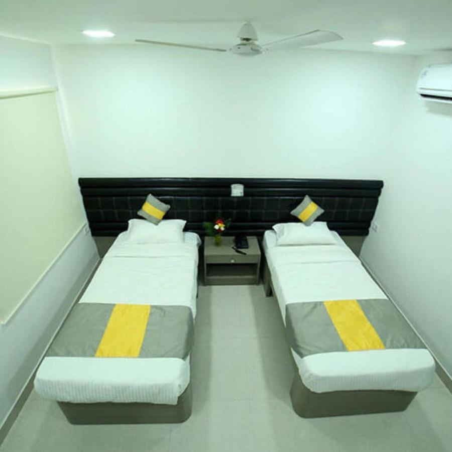 La Riviera Suites Madhapur Гайдарабад Екстер'єр фото